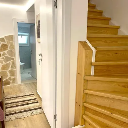 March Apartman Kondókali